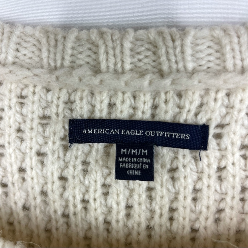 American Eagle Crewneck Sweater Cream Ivory Knit Fluffy Soft Medium - Picture 10 of 11